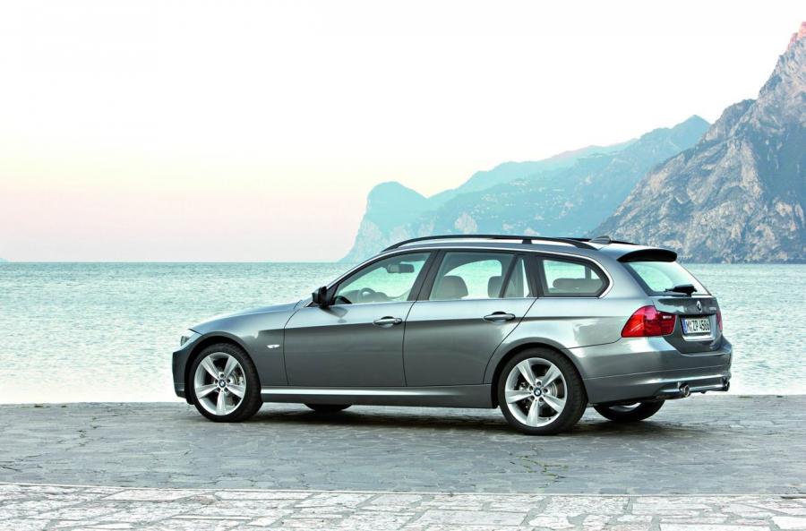  BMW 3-Series 2008 года  (фото 26 из 34)
